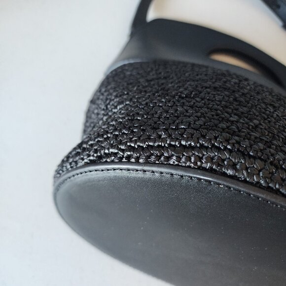 Banana Republic Bucket/Crossbody "LIKE NEW" - Picture 9 of 16